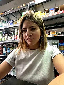 Snapshot of Andrea18_blonde chatting on 1, 12, 2025 Andrea18 blonde online show from 1, 12, 2025