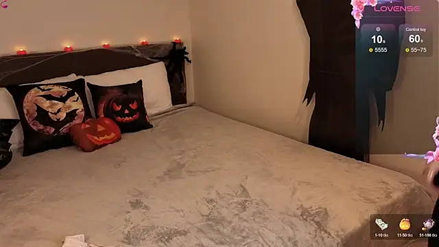 Snapshot of Lora_Rosee chatting on 23, 10, 2025 Lora Rosee online show from 23, 10, 2025