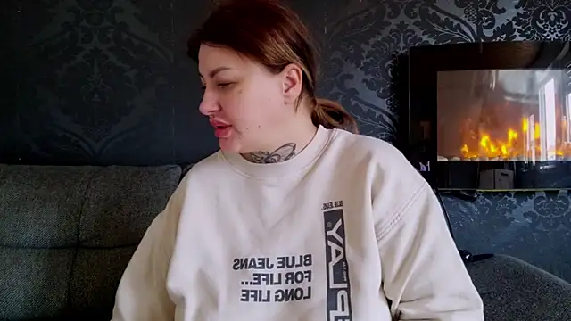 CannabisQueenn online show from 17, 3, 2025