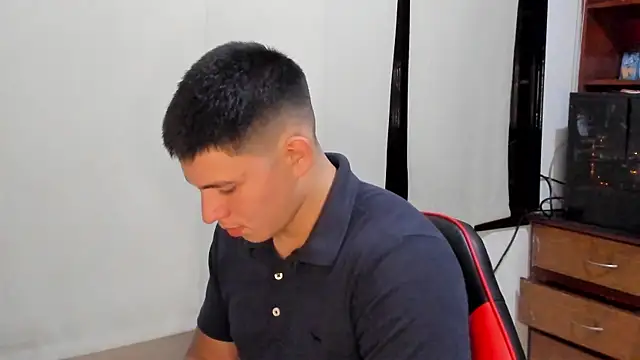 Snapshot of JamesCr_ chatting on 11, 2, 2025 JamesCr online show from 11, 2, 2025