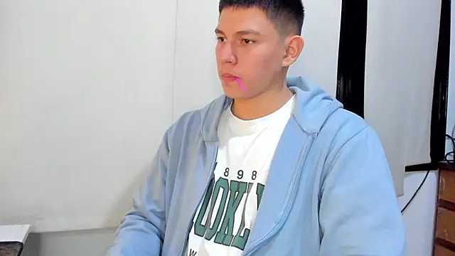 Snapshot of JamesCr_ chatting on 12, 2, 2025 JamesCr online show from 12, 2, 2025