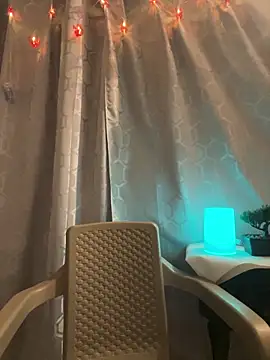 Snapshot of JamesCr_ chatting on 14, 2, 2025 JamesCr online show from 14, 2, 2025