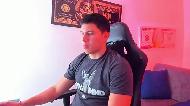 Snapshot of JamesCr_ chatting on 3, 3, 2025 JamesCr online show from 3, 3, 2025