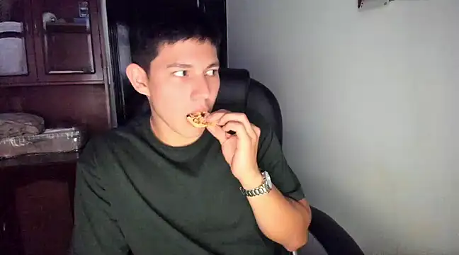 Snapshot of JamesCr_ chatting on 11, 3, 2025 JamesCr online show from 11, 3, 2025