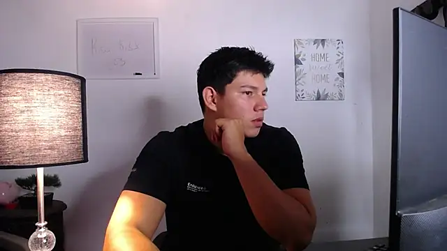 Snapshot of JamesCr_ chatting on 14, 10, 2025 JamesCr online show from 14, 10, 2025