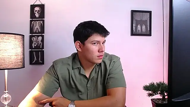 Snapshot of JamesCr_ chatting on 23, 10, 2025 JamesCr online show from 23, 10, 2025