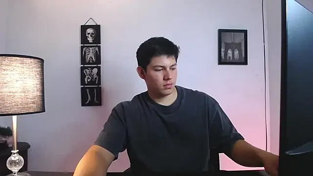 Snapshot of JamesCr_ chatting on 24, 10, 2025 JamesCr online show from 24, 10, 2025