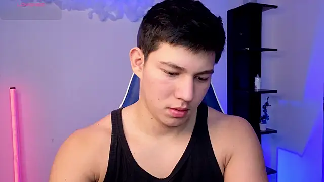 Snapshot of JamesCr_ chatting on 2, 7, 2026 JamesCr online show from 2, 7, 2026