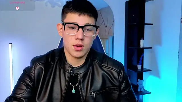 Snapshot of JamesCr_ chatting on 8, 7, 2026 JamesCr online show from 8, 7, 2026