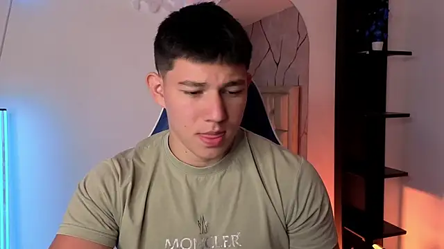 Snapshot of JamesCr_ chatting on 28, 7, 2026 JamesCr online show from 28, 7, 2026