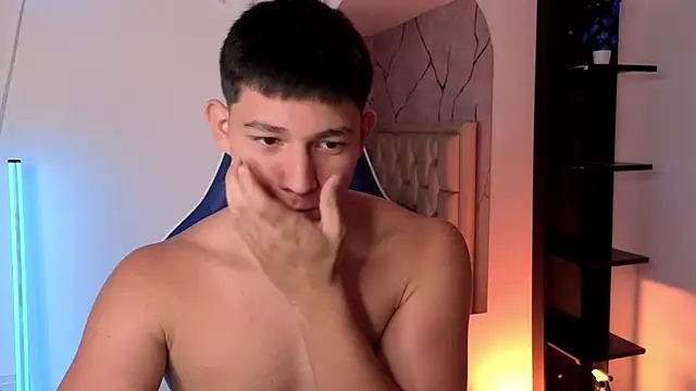 Snapshot of JamesCr_ chatting on 28, 7, 2026 JamesCr online show from 28, 7, 2026