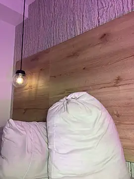 Snapshot of bella_lovers_ chatting on 14, 11, 2025 bella lovers online show from 14, 11, 2025