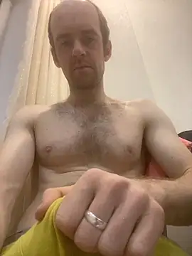 LynnAhNight online show from 30, 10, 2025