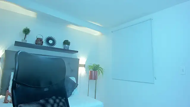 tiffanny doll  online show from 21, 4, 2026