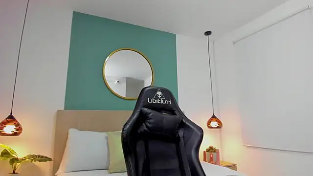 tiffanny doll  online show from 24, 4, 2026