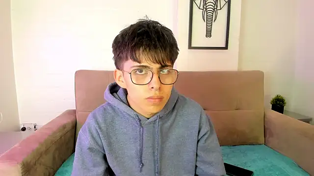 PepperTwink online show from 5, 3, 2025