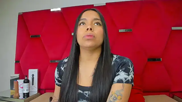 ZoeWan69 online show from 16, 10, 2025