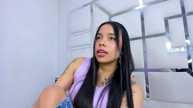 ZoeWan69 online show from 2, 11, 2025