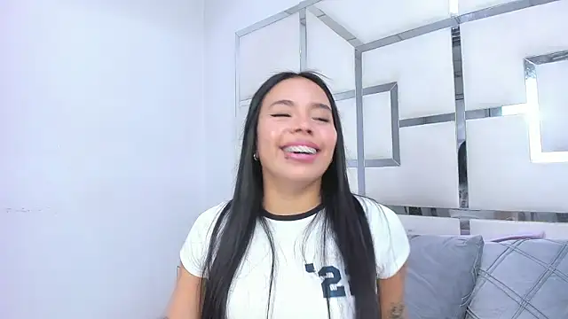 ZoeWan69 online show from 13, 3, 2026