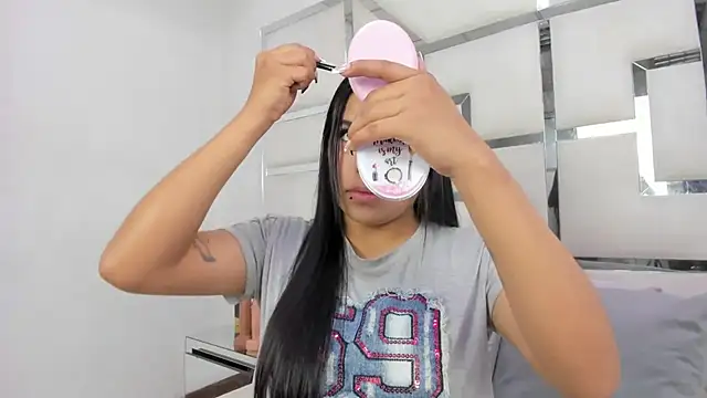 ZoeWan69 online show from 28, 3, 2026