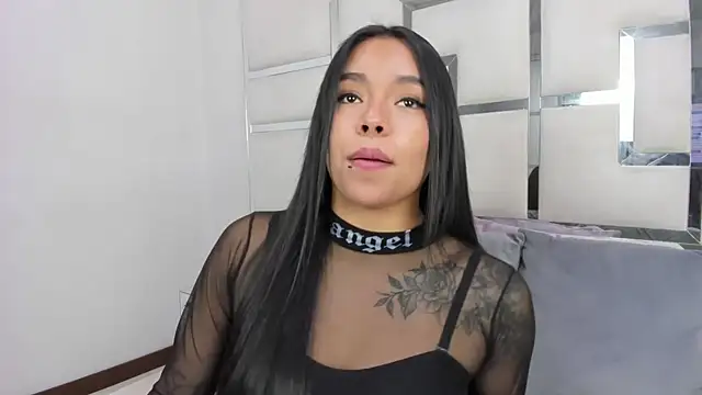 ZoeWan69 online show from 9, 4, 2026