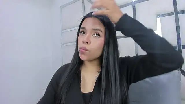 ZoeWan69 online show from 16, 4, 2026