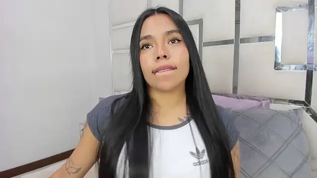 ZoeWan69 online show from 27, 4, 2026