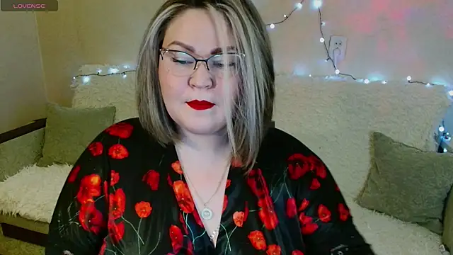 Vivien  wet online show from 2, 2, 2025