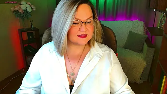 Vivien  wet online show from 22, 11, 2025