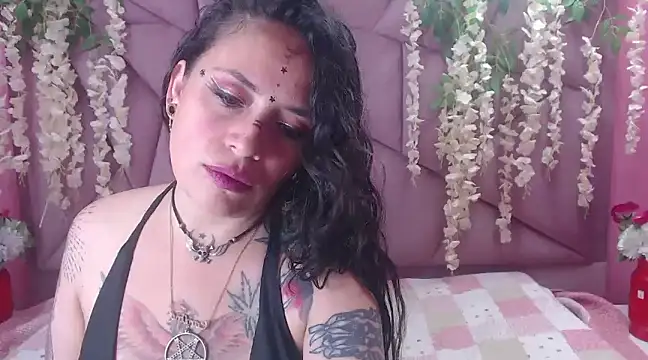 Snapshot of Fenix_Lilith chatting on 18, 2, 2025 Fenix Lilith online show from 18, 2, 2025