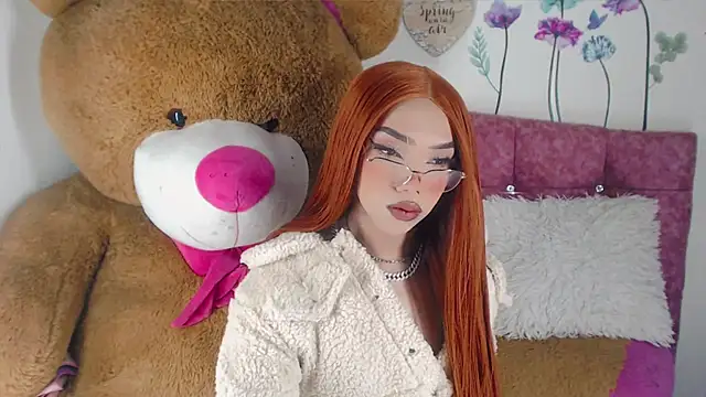 Khloe Leal online show from 8, 2, 2025