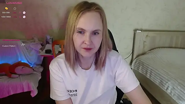 Agatha Mott online show from 3, 11, 2025