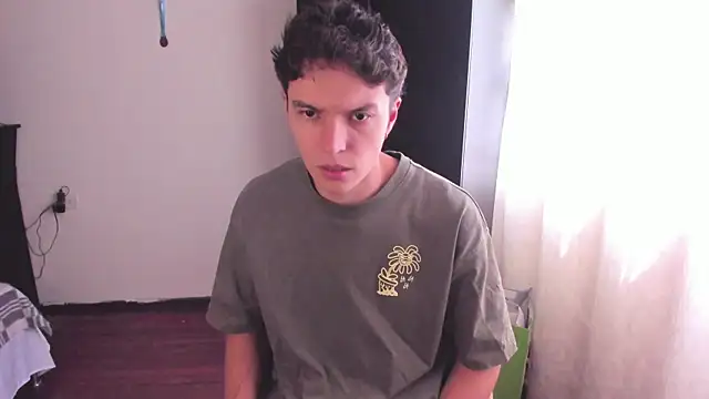 Snapshot of Mastrangelo_xxx chatting on 18, 3, 2025 Mastrangelo xxx online show from 18, 3, 2025