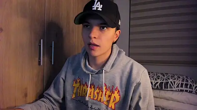 Snapshot of Mastrangelo_xxx chatting on 11, 9, 2025 Mastrangelo xxx online show from 11, 9, 2025