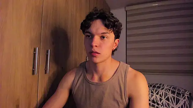 Snapshot of Mastrangelo_xxx chatting on 13, 9, 2025 Mastrangelo xxx online show from 13, 9, 2025