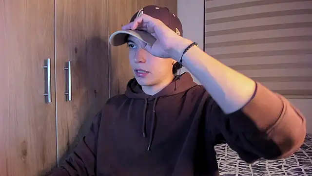 Snapshot of Mastrangelo_xxx chatting on 7, 10, 2025 Mastrangelo xxx online show from 7, 10, 2025