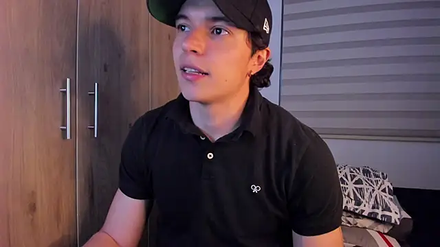 Snapshot of Mastrangelo_xxx chatting on 23, 10, 2025 Mastrangelo xxx online show from 23, 10, 2025