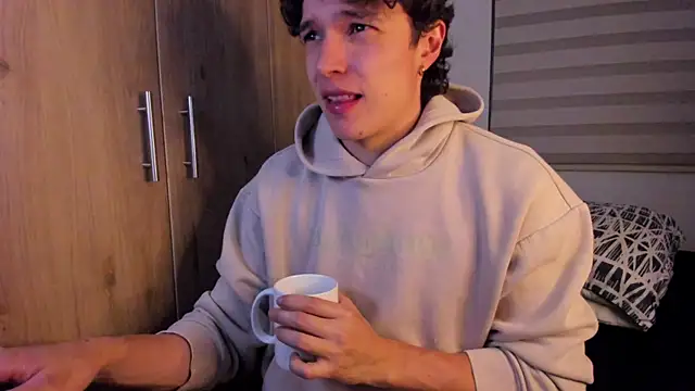 Snapshot of Mastrangelo_xxx chatting on 29, 10, 2025 Mastrangelo xxx online show from 29, 10, 2025