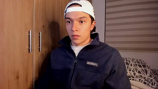 Mastrangelo xxx online show from 17, 12, 2025