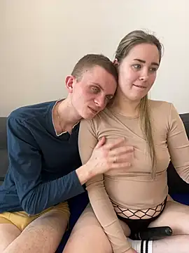 Snapshot of alisanikita chatting on 4, 3, 2025 alisanikita online show from 4, 3, 2025