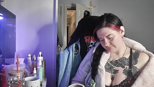 AureliaXOX online show from 16, 12, 2025