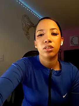 SallyWhitee online show from 22, 4, 2026