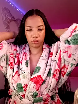 SallyWhitee online show from 25, 7, 2026
