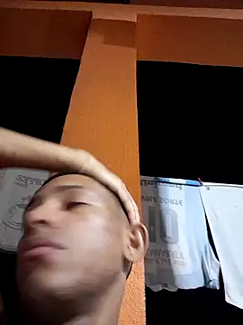 Mineirinho043 online show from 15, 2, 2025