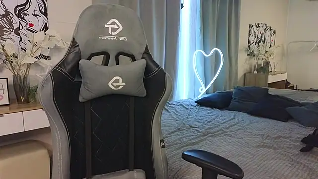 Snapshot of Kira_Jin chatting on 4, 3, 2025 Kira Jin online show from 4, 3, 2025