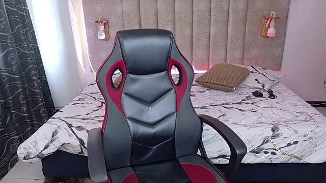 Alektra bryce online show from 25, 3, 2026