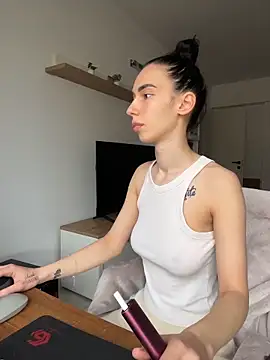 Celine Roxelle online show from 30, 4, 2026