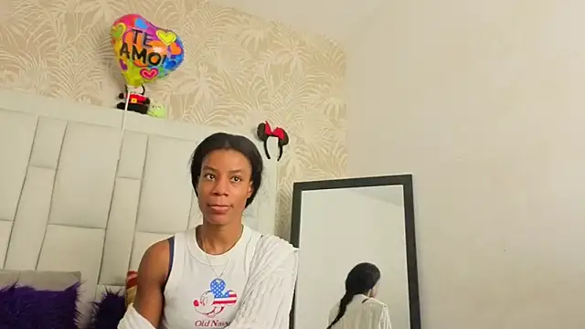 dafnnelewis online show from 18, 4, 2026