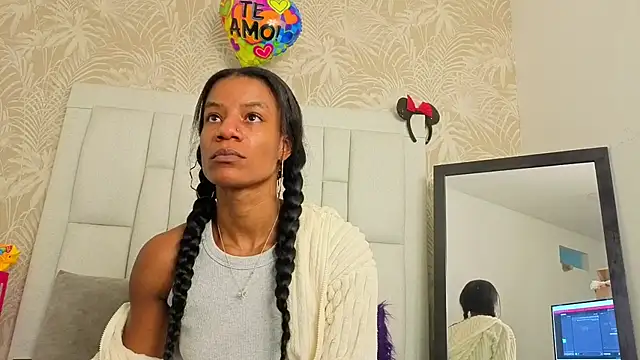 dafnnelewis online show from 20, 4, 2026