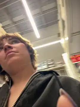 Snapshot of Maggie_Geller chatting on 5, 3, 2026 Maggie Geller online show from 5, 3, 2026